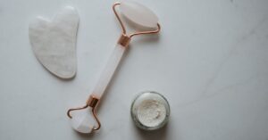 Lire la suite à propos de l’article Recette facile de gommage naturel pour une peau éclatante en 2025