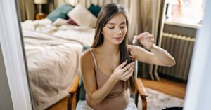 Lire la suite à propos de l’article comment préparer un sérum visage maison efficace pour une peau éclatante ?