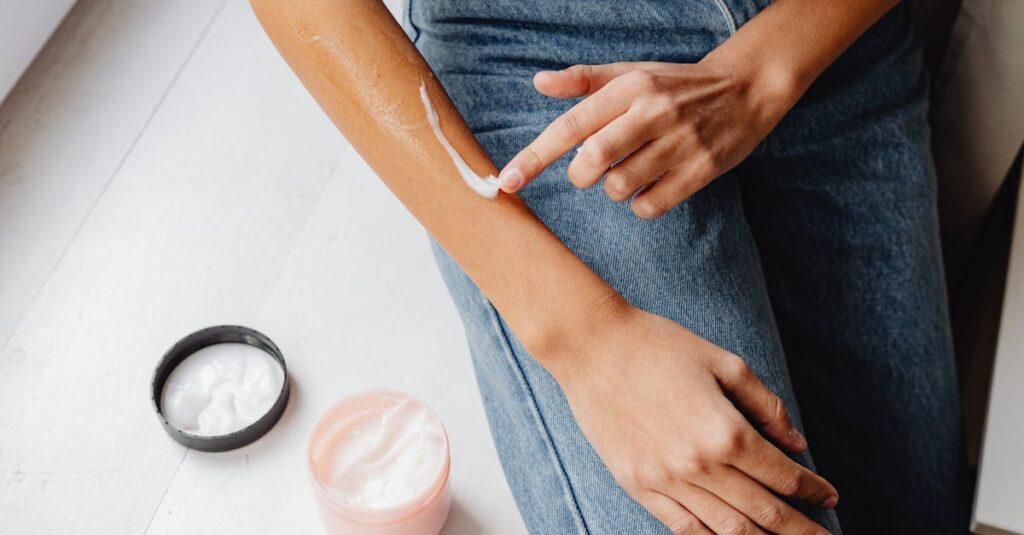 découvrez nos conseils et produits pour une hydratation optimale de la peau, afin de préserver son éclat, sa douceur et sa santé au quotidien.