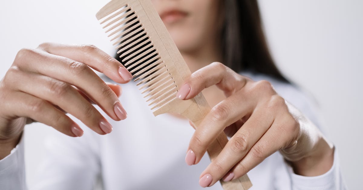 découvrez nos conseils beauté spécialement conçus pour les hommes afin de prendre soin de votre peau, cheveux et style au quotidien.