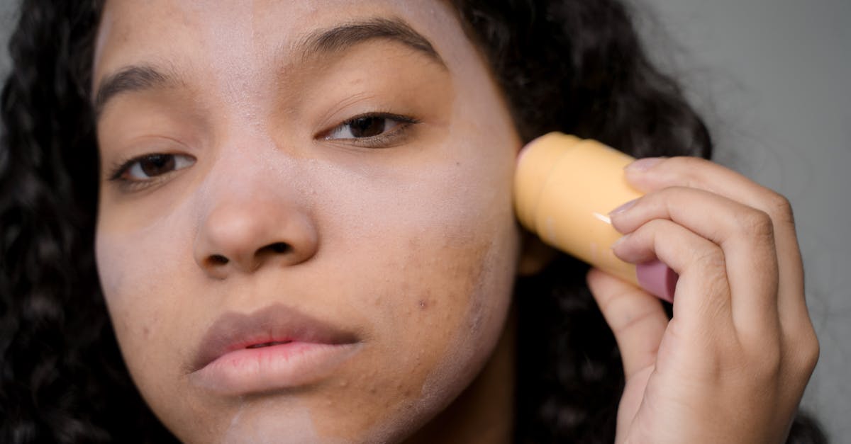 découvrez des traitements naturels efficaces pour lutter contre l'acné, améliorer la santé de votre peau et retrouver un teint clair sans produits chimiques agressifs.